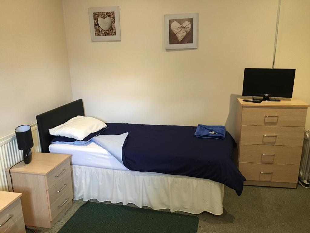 Duke Of Edinburgh Hotel Swindon Ngoại thất bức ảnh