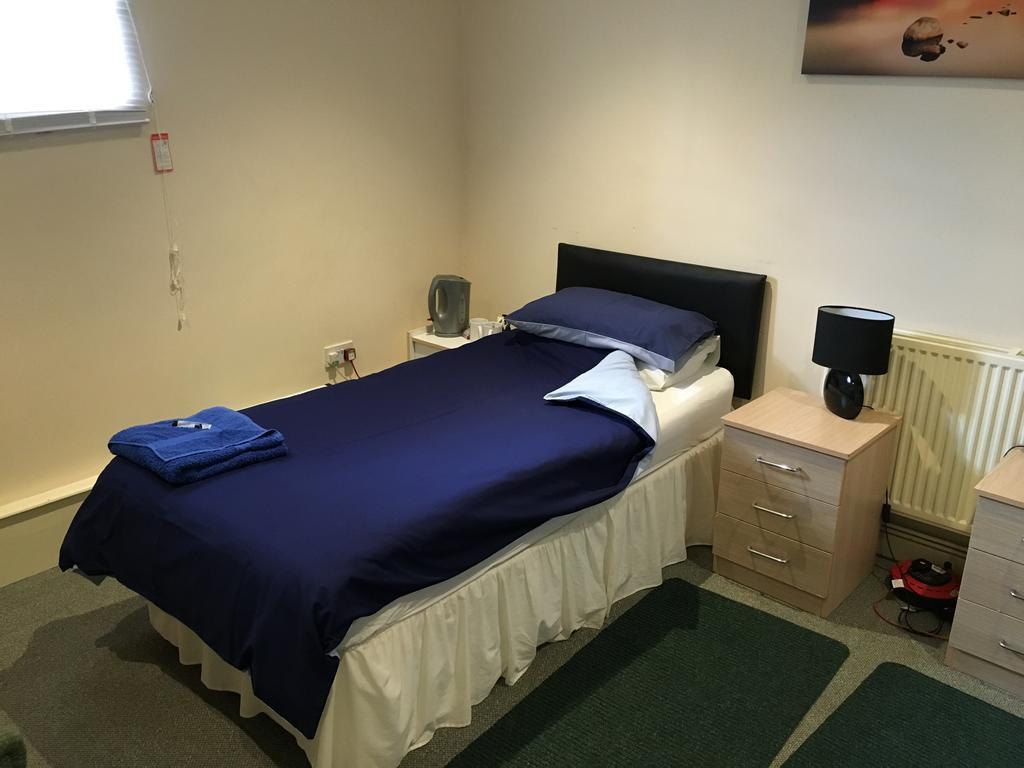 Duke Of Edinburgh Hotel Swindon Ngoại thất bức ảnh
