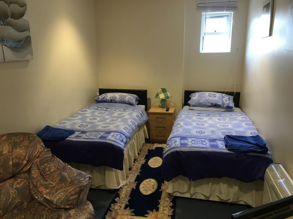 Duke Of Edinburgh Hotel Swindon Ngoại thất bức ảnh