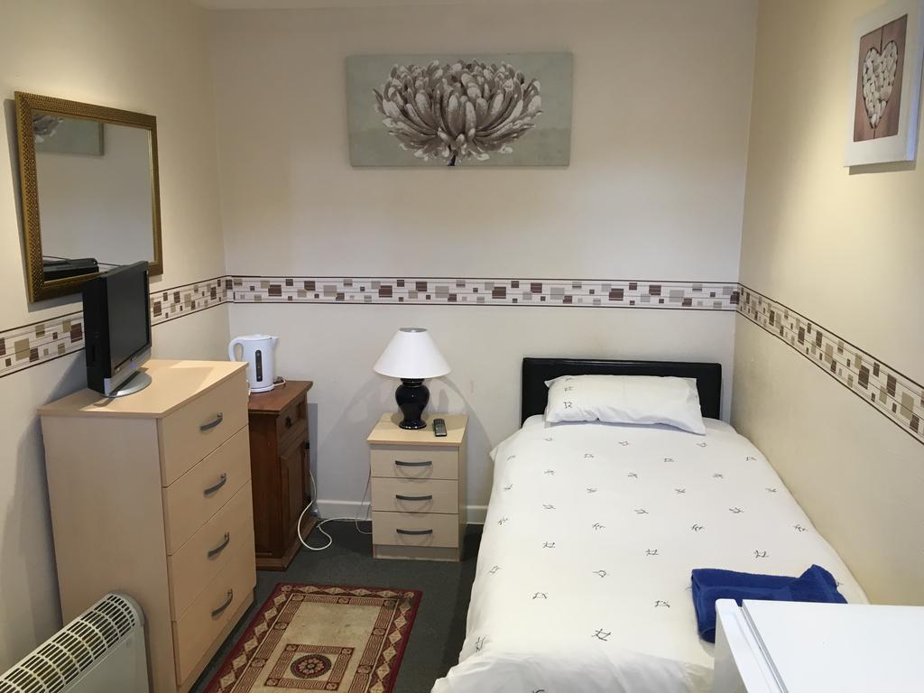 Duke Of Edinburgh Hotel Swindon Ngoại thất bức ảnh